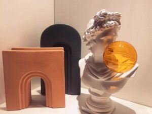 Wabiv U-shaped geometric vase