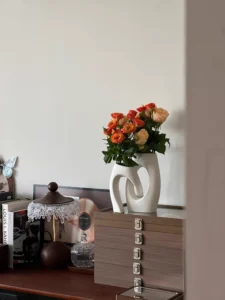 Alien cross tube flower vase