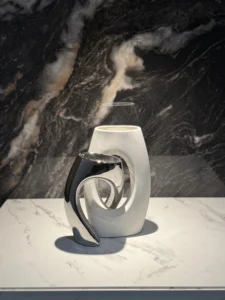 Alien cross tube flower vase