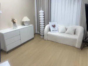 Alien cross tube flower vase