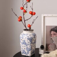 Classic ice crackle glaze blue and white porcelain vase