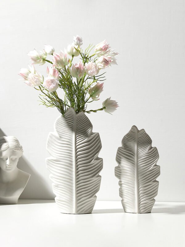 Wabiv Nordic leaf vase