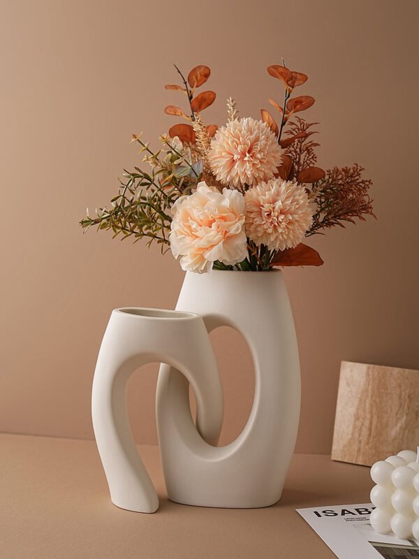 Alien cross tube flower vase