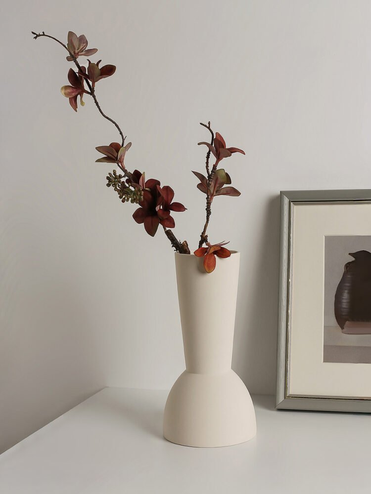 Wabiv Geometric flower arrangement