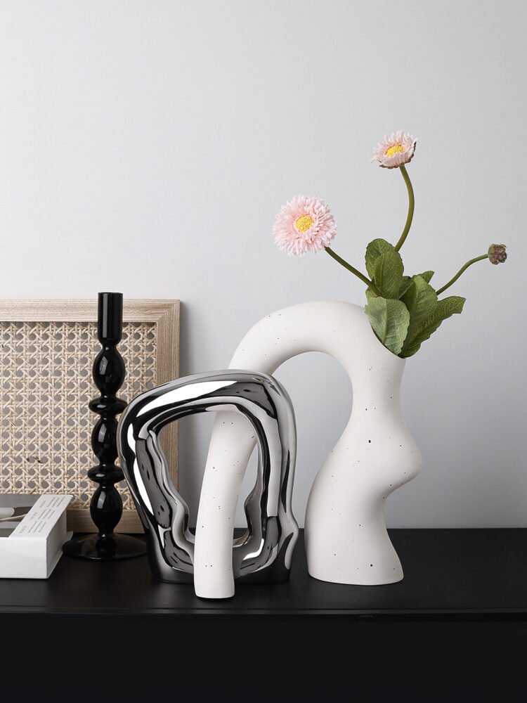 Irregularly shaped color-blocked vase