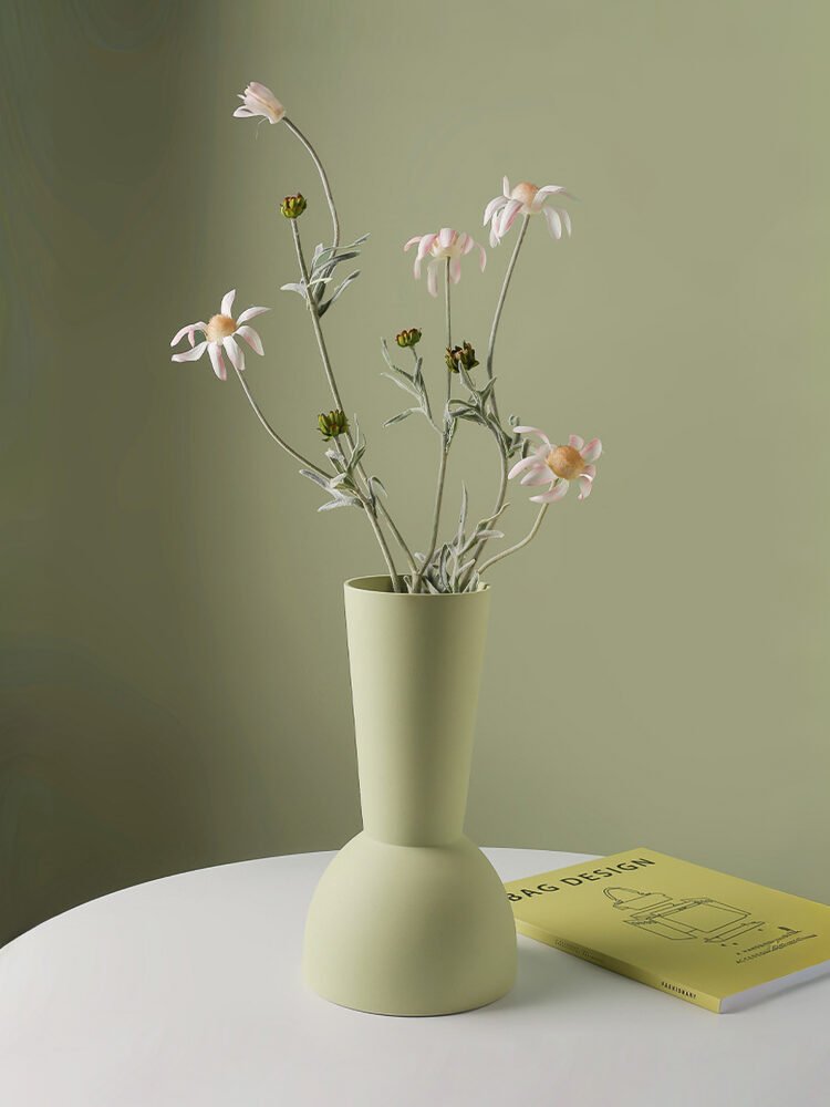 Wabiv Geometric flower arrangement