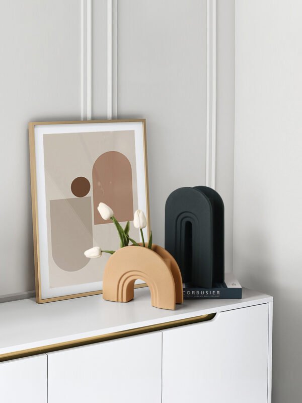 Wabiv U-shaped geometric vase