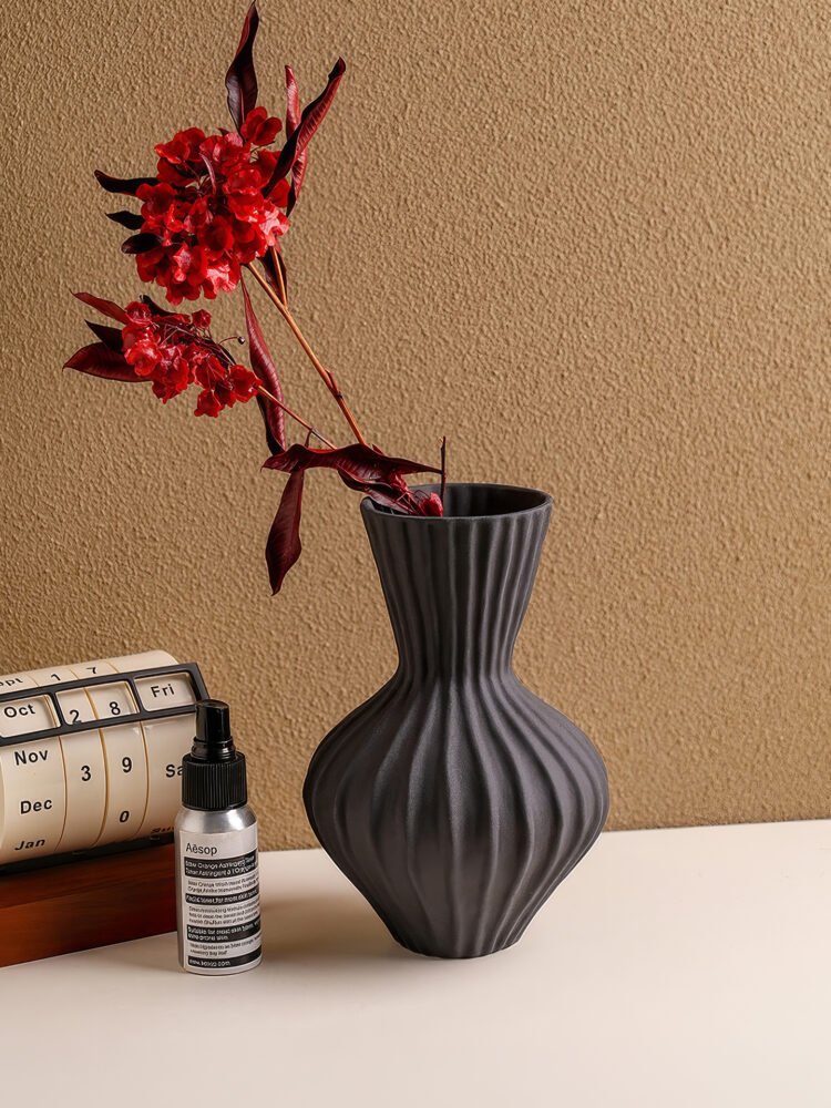 Wabiv retro style ribbed striped ceramic flower vase