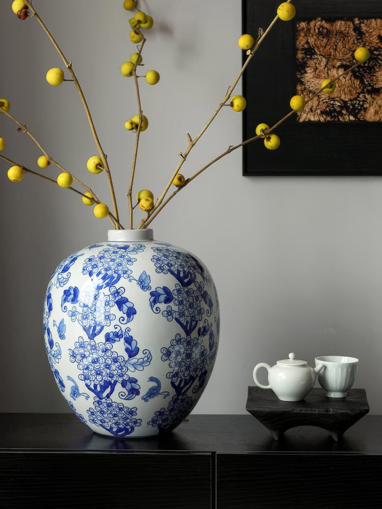 Traditional ink wash blue and white porcelain bottle vase