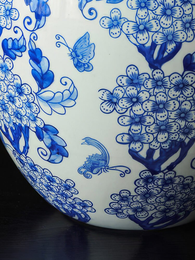 Traditional ink wash blue and white porcelain bottle vase