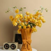 Bow-shaped bouquet vase