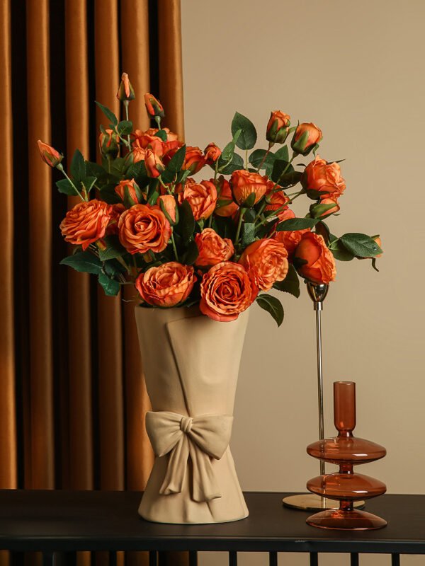 Bow-shaped bouquet vase