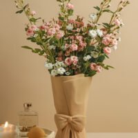 Bow-shaped bouquet vase