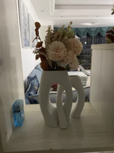 Alien cross tube flower vase