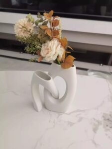 Alien cross tube flower vase