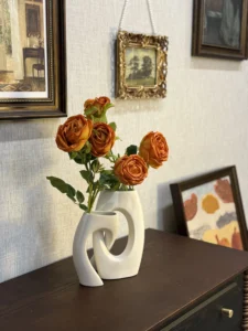 Alien cross tube flower vase