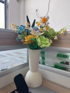 Wabiv Geometric flower arrangement