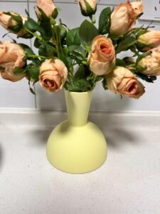 Wabiv Geometric flower arrangement