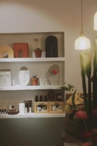 Wabiv U-shaped geometric vase