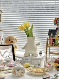 Wabiv Creative and trendy flower vases