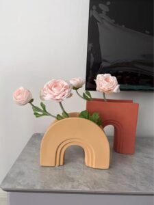 Wabiv U-shaped geometric vase