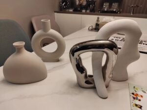 Irregularly shaped color-blocked vase