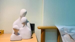 Wabiv Artistic abstract figure ornament