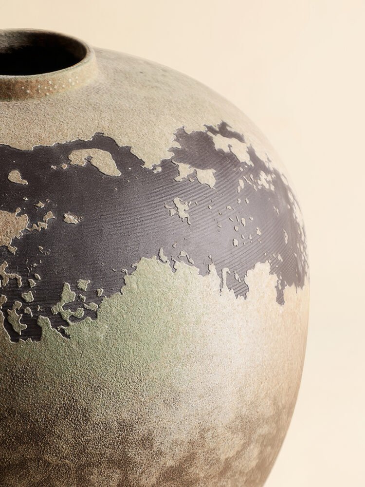 Wabiv Yunyin style minimalist floral ceramic vessels for serene spaces