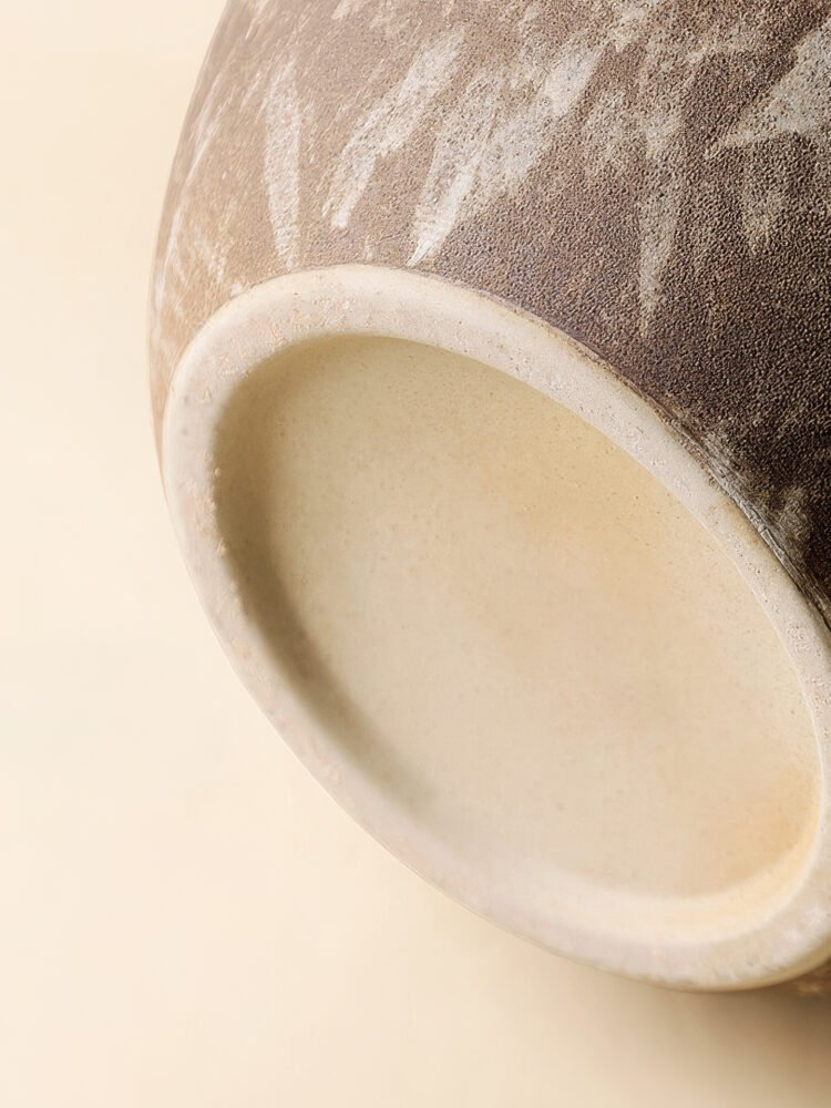 Wabiv Yunyin style minimalist floral ceramic vessels for serene spaces